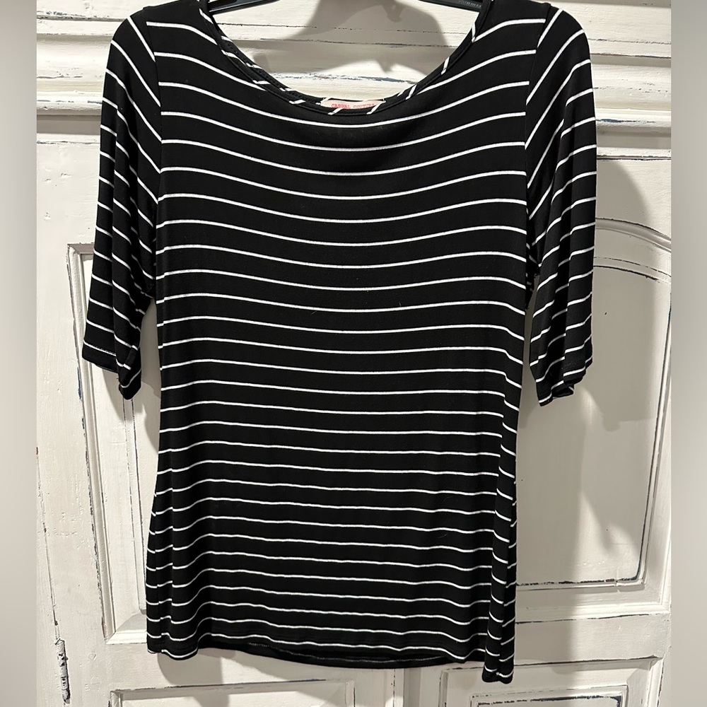 Casual Couture by Green Envelope 3/4 sleeve shirt